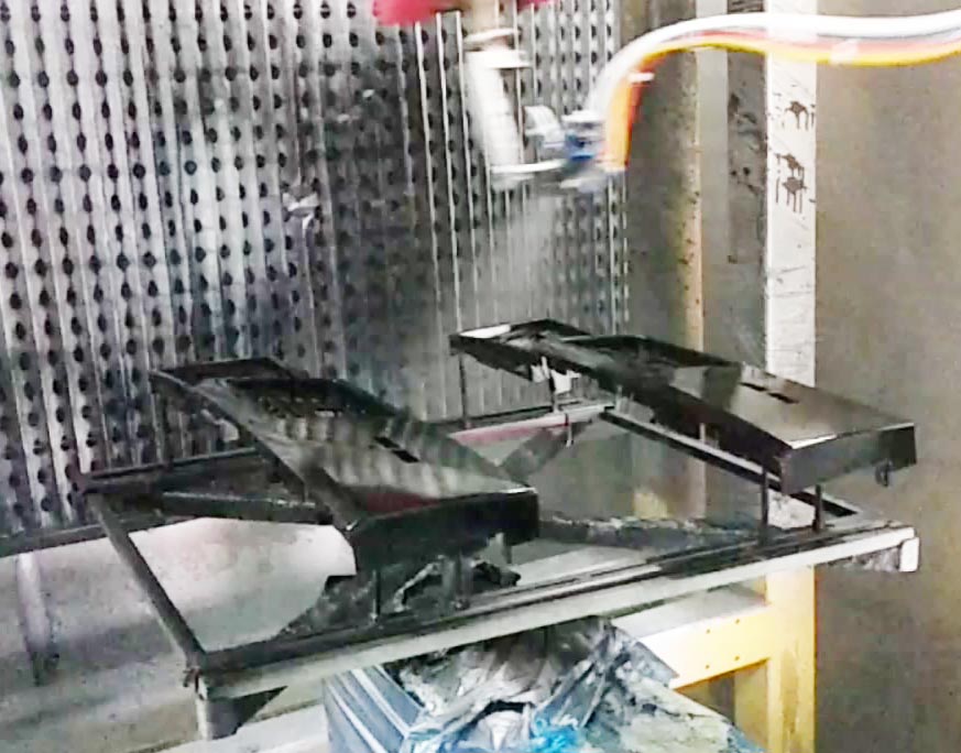 洗衣機(jī)塑膠件噴涂機(jī)器人